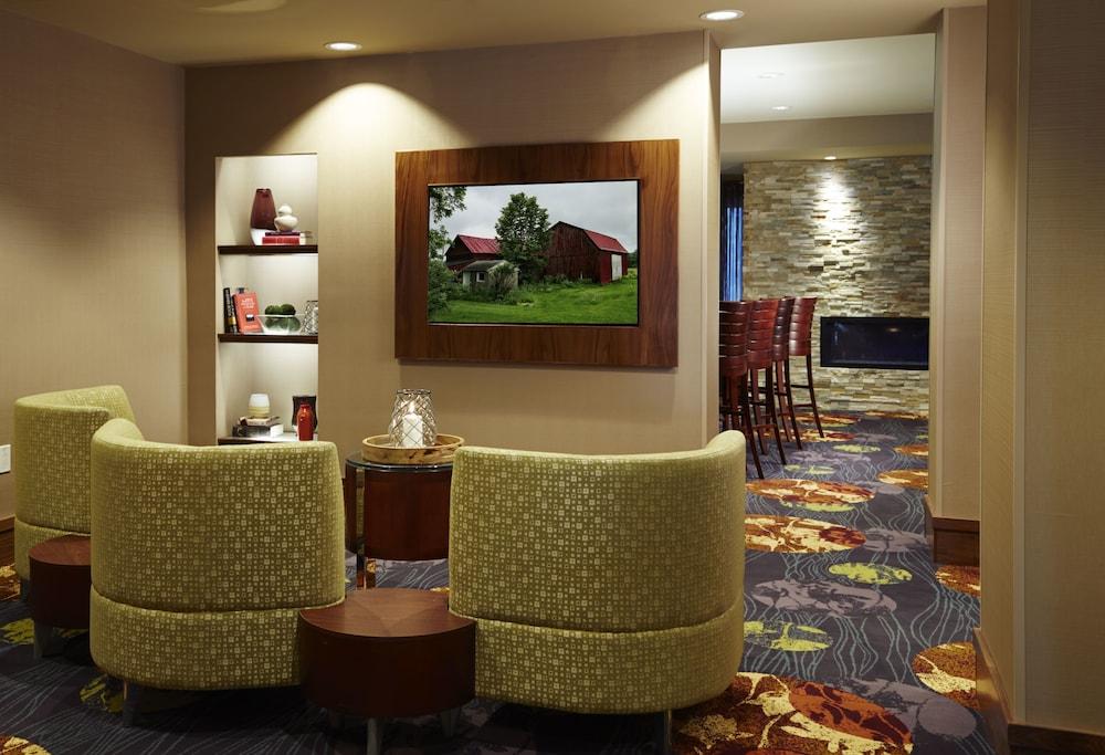 Courtyard By Marriott Ithaca Airport/University Exterior photo